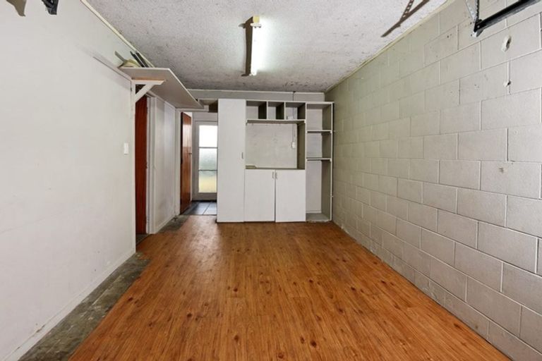 Photo of property in 106 Colwill Road, Massey, Auckland, 0614