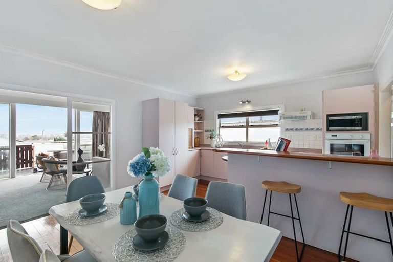 Photo of property in 32 Lewis Road, Pakuranga, Auckland, 2010