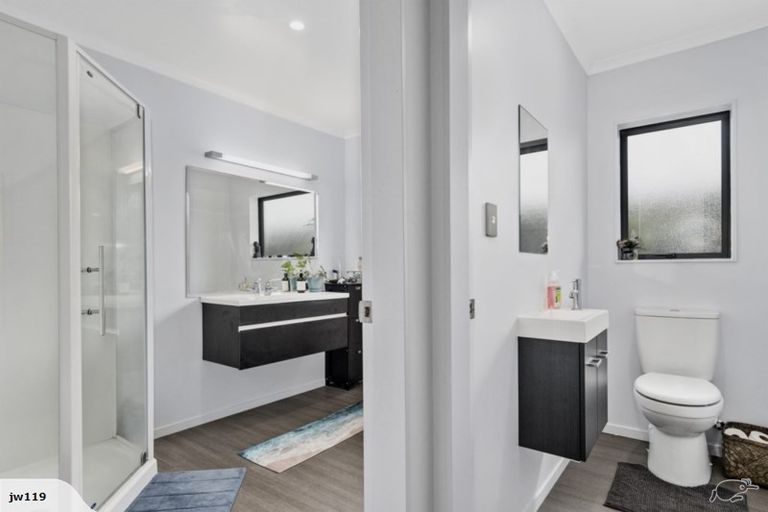 Photo of property in 11 Lakeview Quay, Pyes Pa, Tauranga, 3112