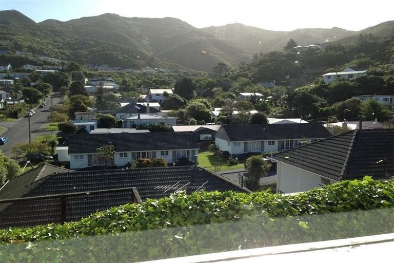 Photo of property in 4a Thurleigh Grove, Karori, Wellington, 6012