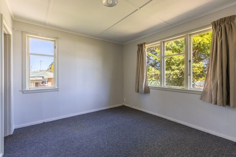 Photo of property in 26 Church Street, Waipawa, 4210