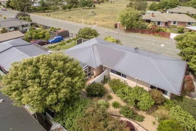 Photo of property in 28 Rosella Street, Broomfield, Christchurch, 8042