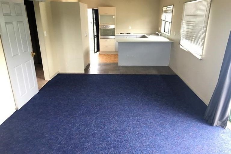 Photo of property in 3199 Great North Road, New Lynn, Auckland, 0600