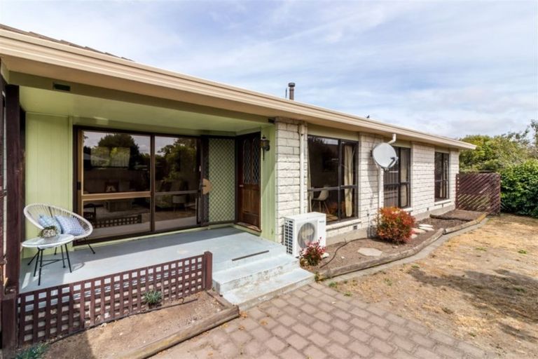 Photo of property in 12 Ludlow Place, Parklands, Christchurch, 8083
