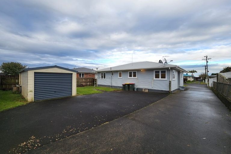 Photo of property in 41 Hill Crescent, Papakura, 2110