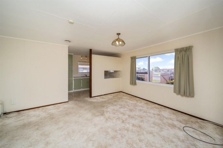 Photo of property in 198 Waihi Road, Hawera, 4610