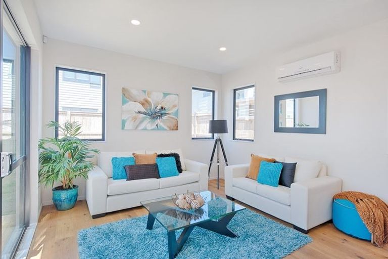 Photo of property in 45 Greenfinch Road, Hobsonville, Auckland, 0616