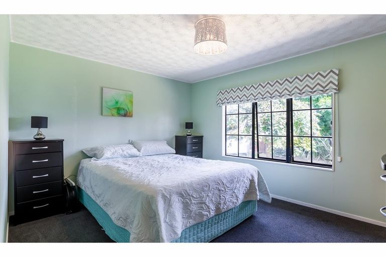 Photo of property in 7 Imperial Place, Henderson, Auckland, 0612