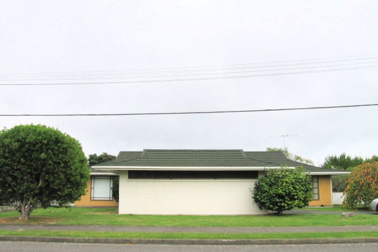 Photo of property in 3 Miro Street, Waikanae, 5036