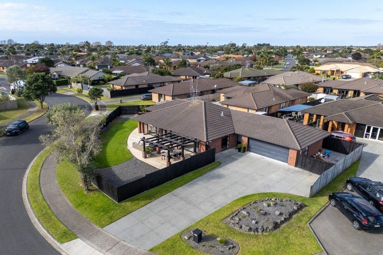Photo of property in 19 Seabreeze Place, Papamoa Beach, Papamoa, 3118
