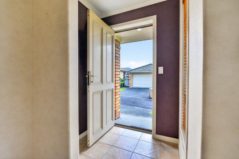 Photo of property in 23 Sovereign Isle Lane, Rototuna, Hamilton, 3210