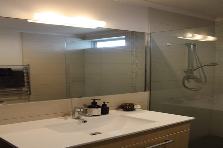 Photo of property in 3/24 Selwyn Road, Cockle Bay, Auckland, 2014