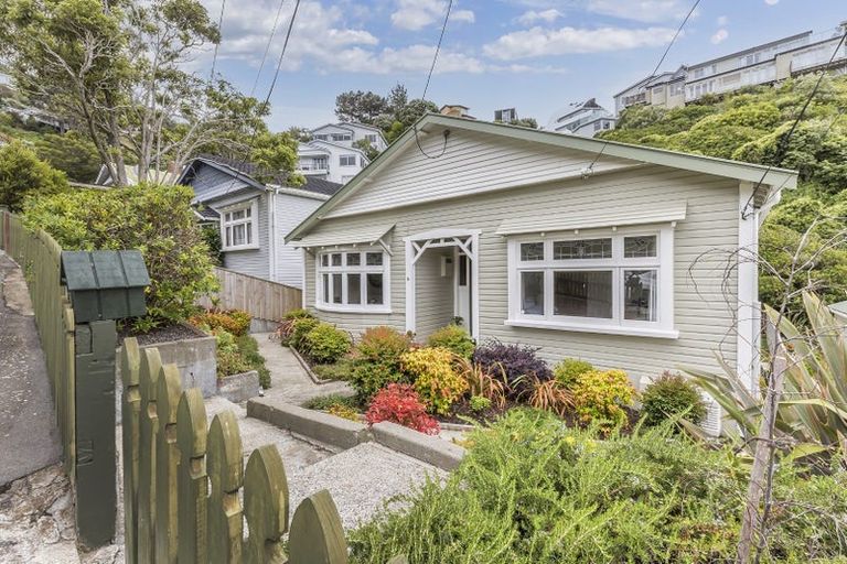 Photo of property in 14 Lerwick Terrace, Melrose, Wellington, 6023
