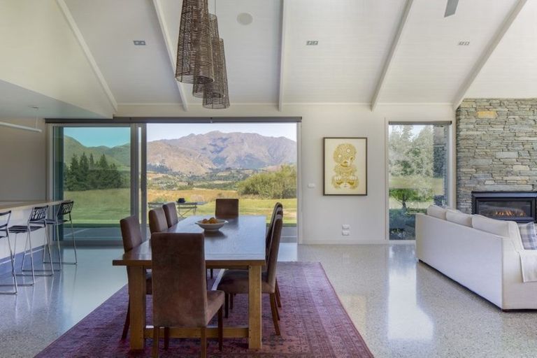 Photo of property in 122 Slope Hill Road, Lake Hayes, Queenstown, 9371