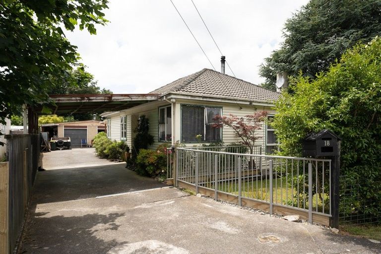 Photo of property in 18 Gibbs Crescent, Wainuiomata, Lower Hutt, 5014