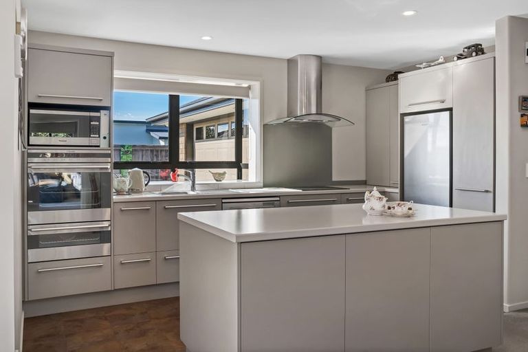 Photo of property in 16 Gilchrist Place, Kaiapoi, 7630