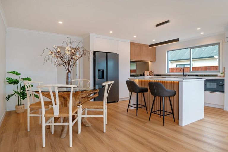 Photo of property in 11 Landing Road, Titirangi, Auckland, 0604