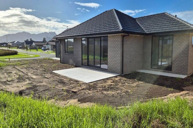 Photo of property in 43 Te Taniwha Road, One Tree Point, 0118