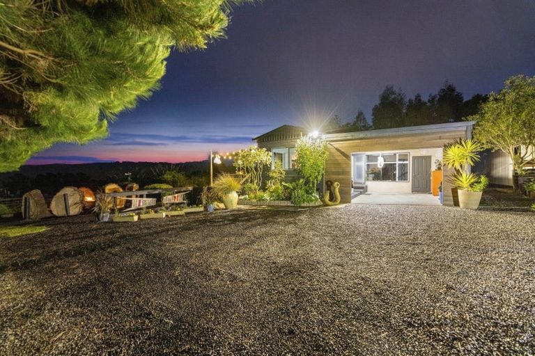 Photo of property in 114 Green Island Bush Road, Blackhead, Dunedin, 9076
