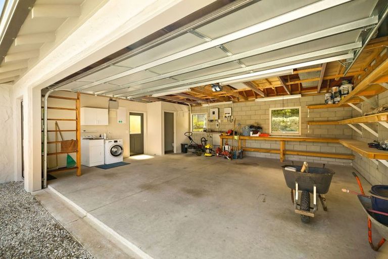 Photo of property in 968 Kingston Road, Drift Bay, Queenstown, 9371