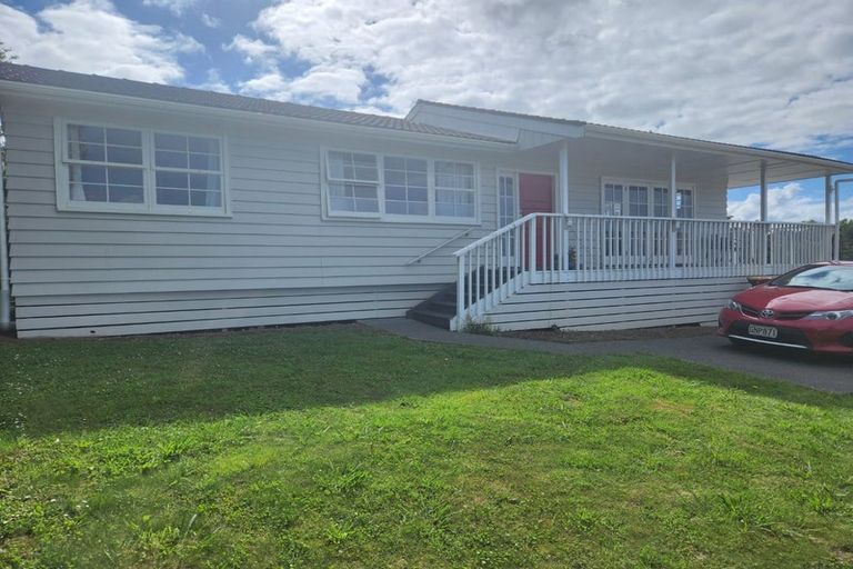 Photo of property in 9 Trosk Place, Waiuku, 2123