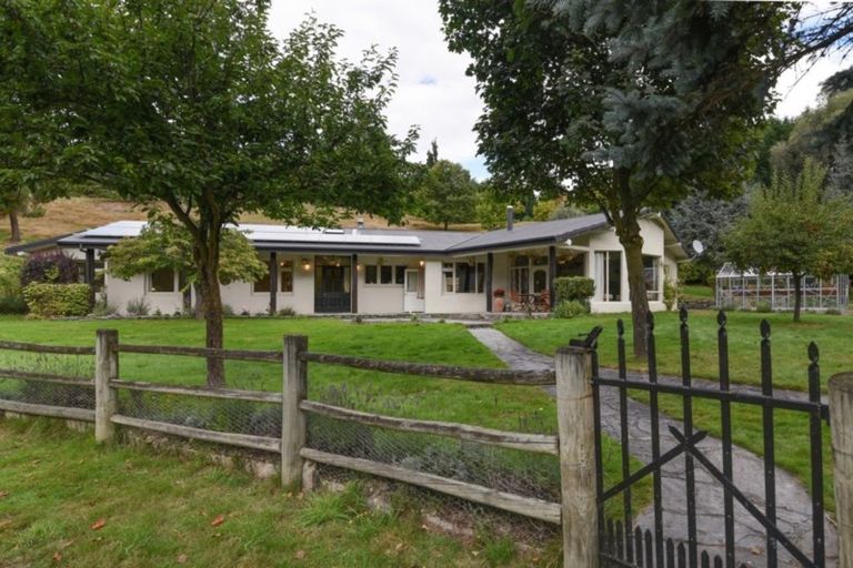 Photo of property in 752 Malaghans Road, Speargrass Flat, Queenstown, 9371