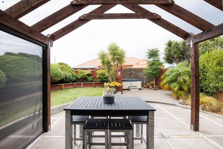 Photo of property in 19 Rothesay Place, Highbury, Palmerston North, 4412