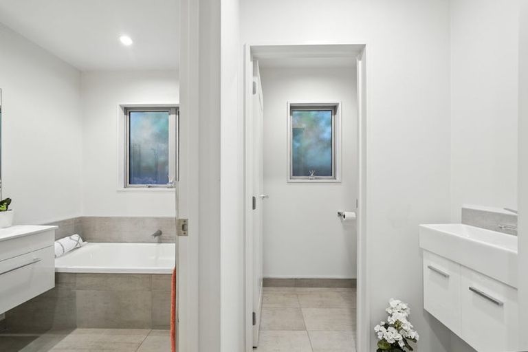 Photo of property in 56a Weston Road, St Albans, Christchurch, 8052