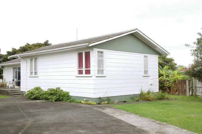 Photo of property in 7 Foster Place, Mangere East, Auckland, 2024