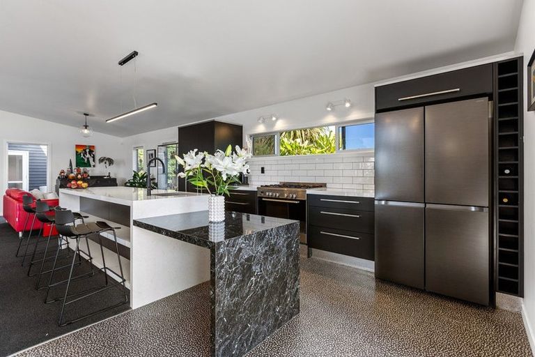 Photo of property in 418 Kaipikari Road, Urenui, 4375