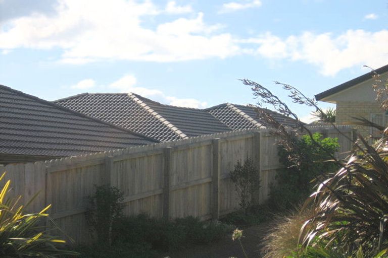Photo of property in 11 Gendo Avenue, Henderson, Auckland, 0612