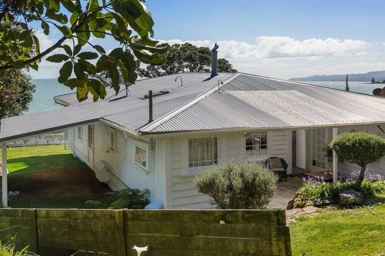 Photo of property in 300 Thames Coast Sh25 Road, Thornton Bay, Thames, 3575