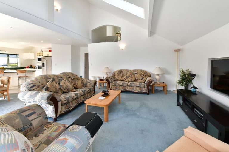 Photo of property in 59 Marellen Drive, Red Beach, 0932