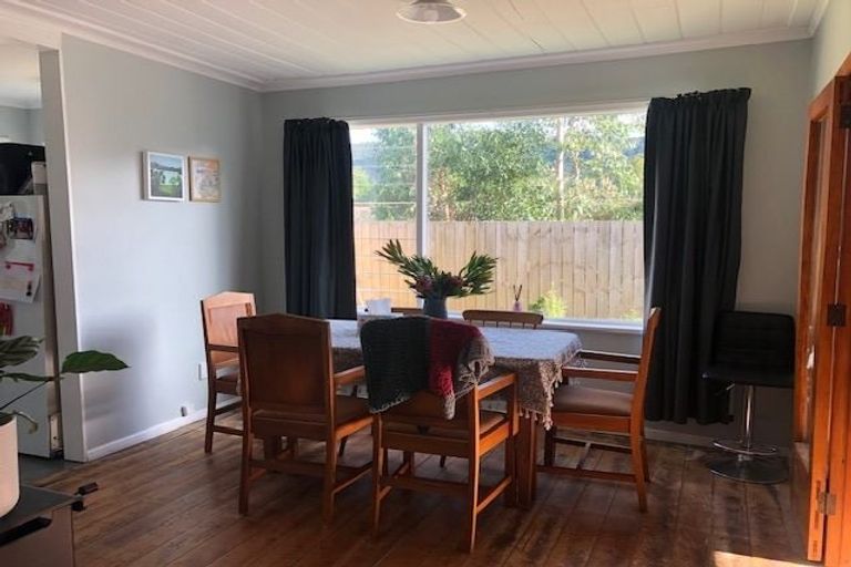 Photo of property in 15 Woodward Street East, Featherston, 5710