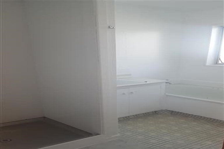 Photo of property in 43 Oldwood Street, Bishopdale, Christchurch, 8053