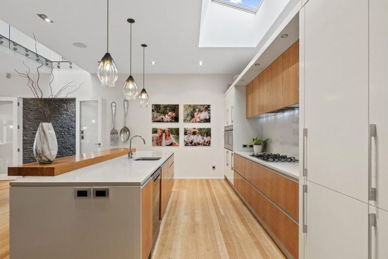 Photo of property in 10 Royds Street, Fendalton, Christchurch, 8014