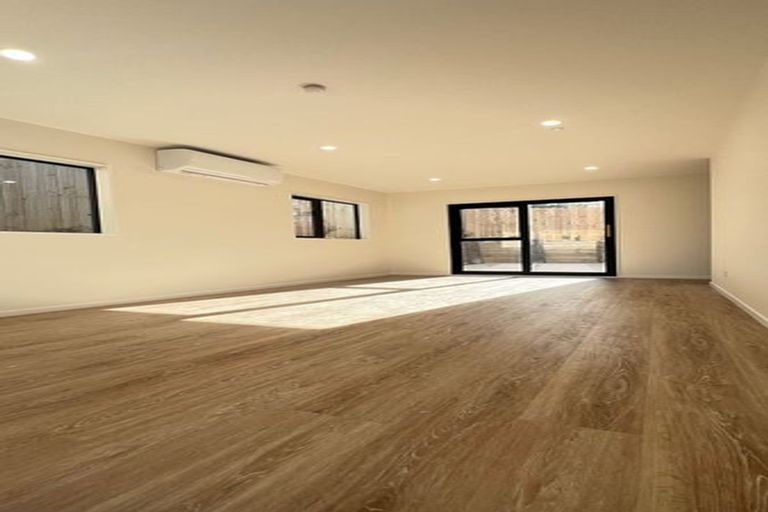 Photo of property in 4c Medina Place, Half Moon Bay, Auckland, 2012