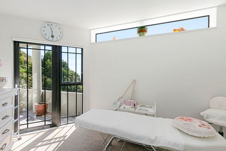 Photo of property in 79u3 Grafton Road, Roseneath, Wellington, 6011