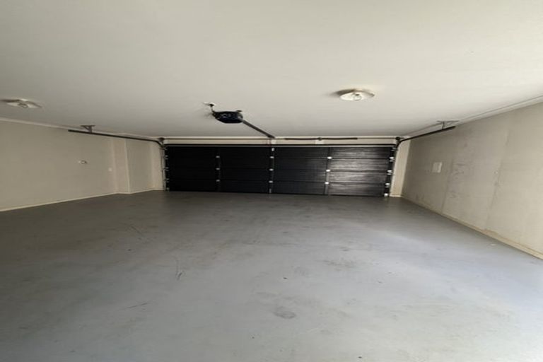 Photo of property in 1 Pickaberry Avenue, Karaka, Papakura, 2113