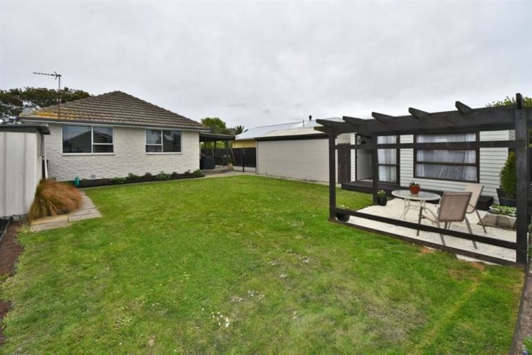 Photo of property in 14 Cob Crescent, Woolston, Christchurch, 8062