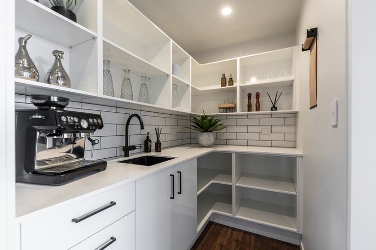 Photo of property in 33 Hogan Road, Cambridge, 3493