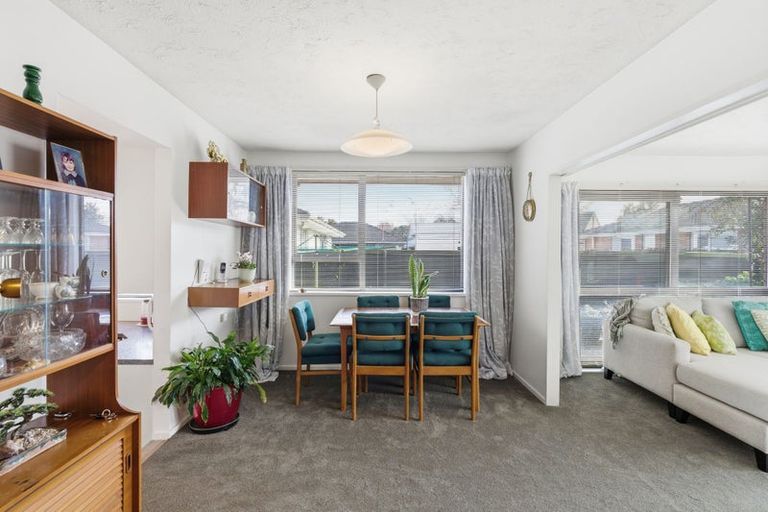 Photo of property in 2/1 Karnak Crescent, Russley, Christchurch, 8042