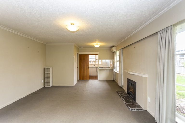 Photo of property in 2/11 Puriri Street, Riccarton, Christchurch, 8041