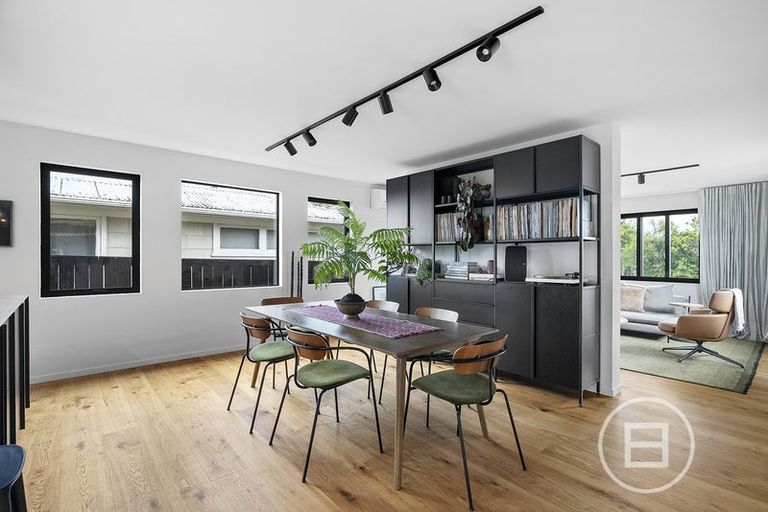 Photo of property in 4 Renata Crescent, Te Atatu Peninsula, Auckland, 0610