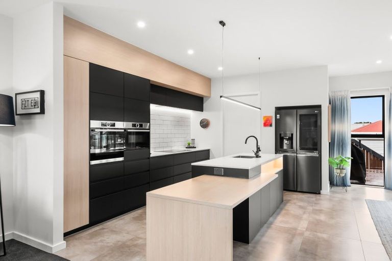 Photo of property in 16 Cuba Street, Petone, Lower Hutt, 5012