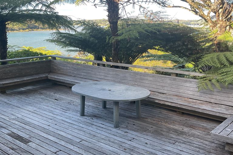 Photo of property in 18 Beach Street, Sandspit, Warkworth, 0982
