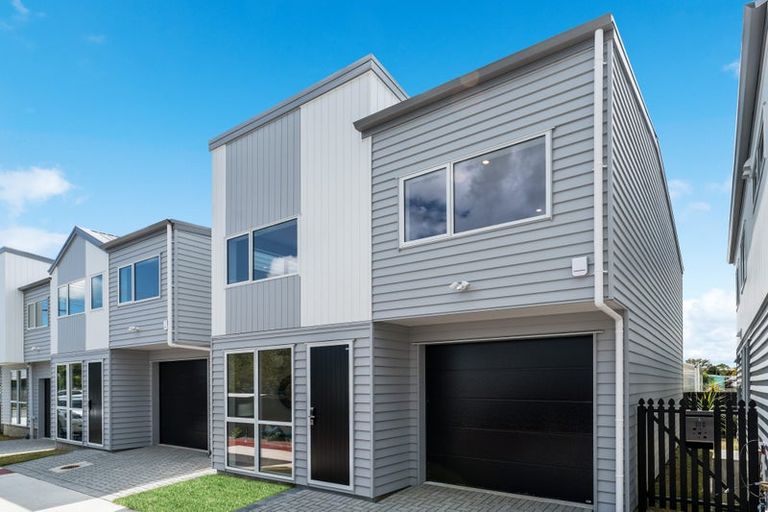 Photo of property in 80c Matipo Road, Te Atatu Peninsula, Auckland, 0610