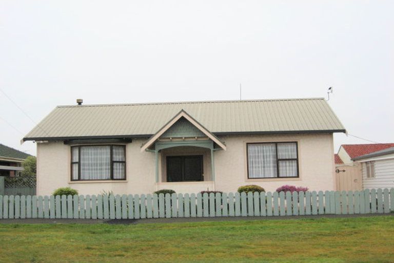 Photo of property in 60 Royal Crescent, Saint Kilda, Dunedin, 9012