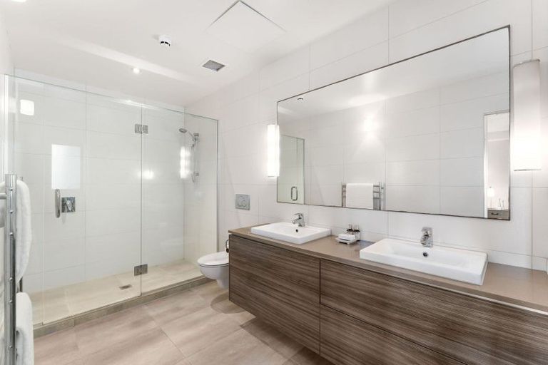 Photo of property in 154 Marine Parade, Mount Maunganui, 3116
