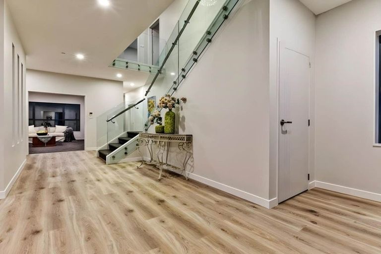 Photo of property in 56 Huntington Park Drive, Greenhithe, Auckland, 0632